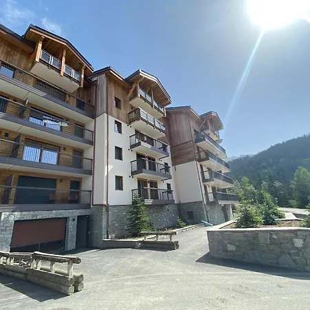 Apartment Bel Familial Avec Retour Skis Aux Pieds Et Parking A 1650 Courchevel