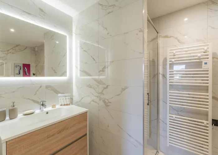 Lejlighed Bel Familial Avec Retour Skis Aux Pieds Et Parking A 1650 - Fr-1-563-127 *